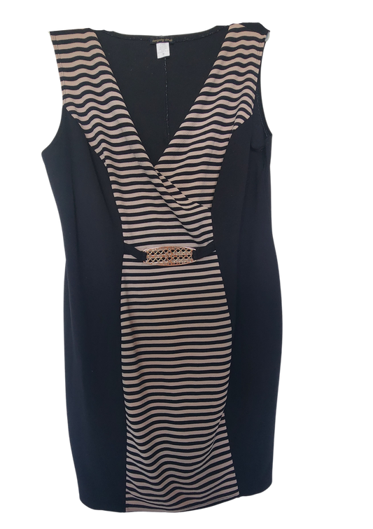 Vestido sin manga negro con líneas alfrente crema Size 3X