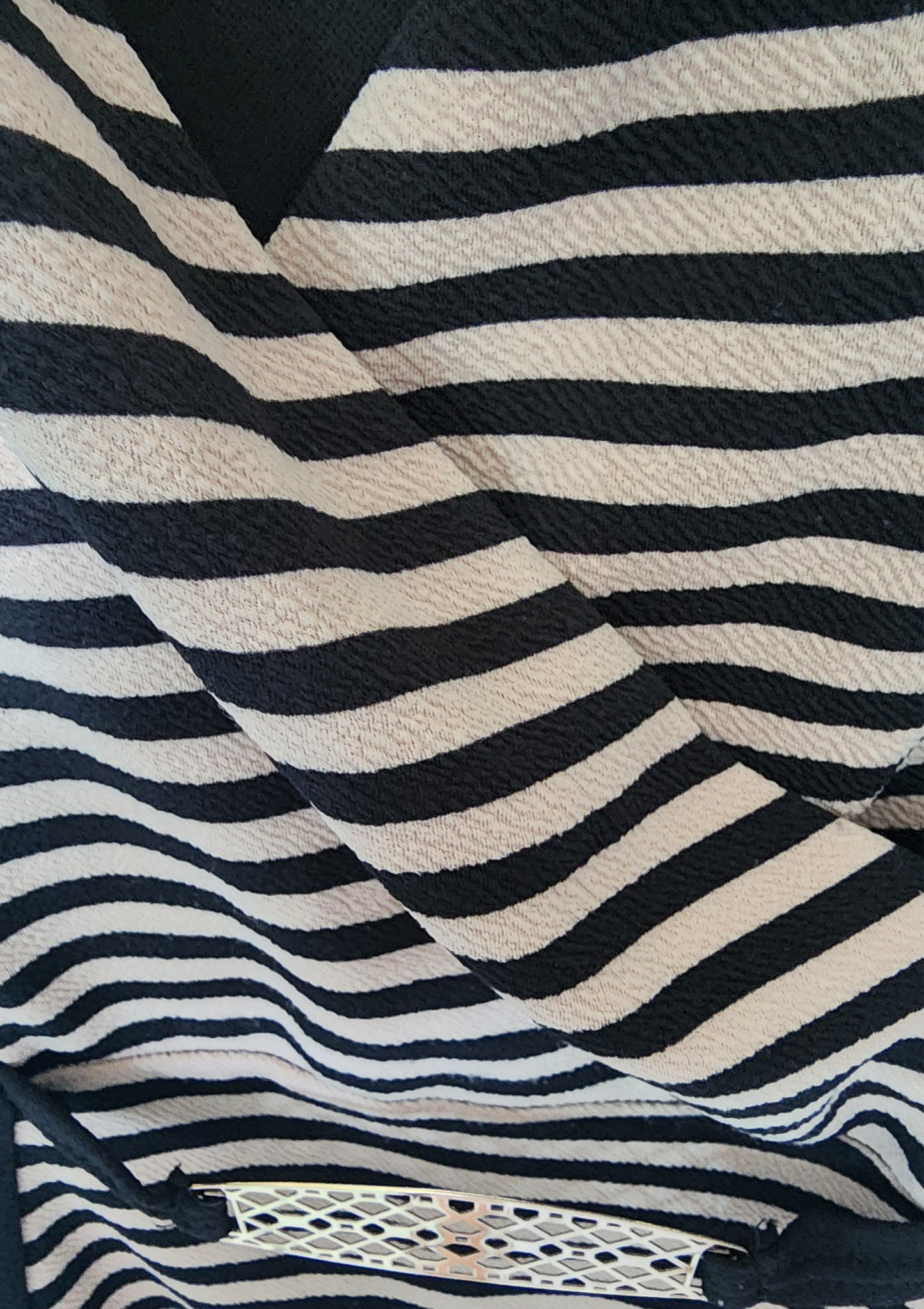 Vestido sin manga negro con líneas alfrente crema Size 3X